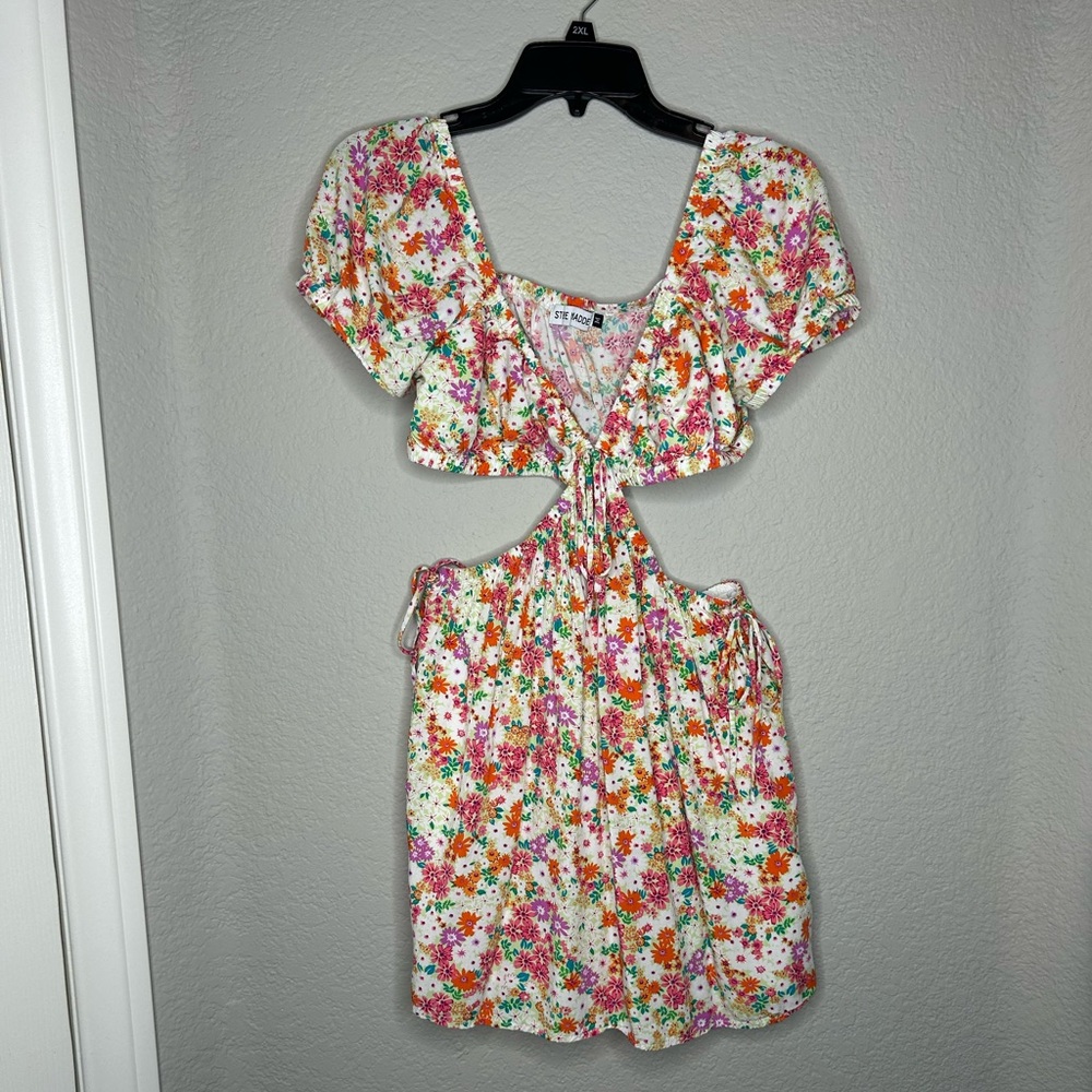Floral backless dress